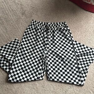 CHECKERED WIDE LEG PANT.